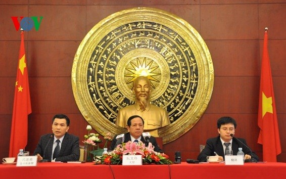 越南驻华大使阮文诗举行记者会